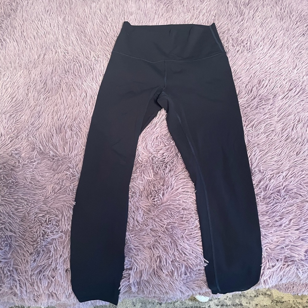 Navy LuLulemon leggings